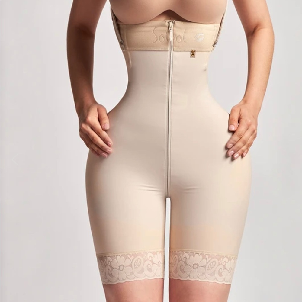Waist trainer